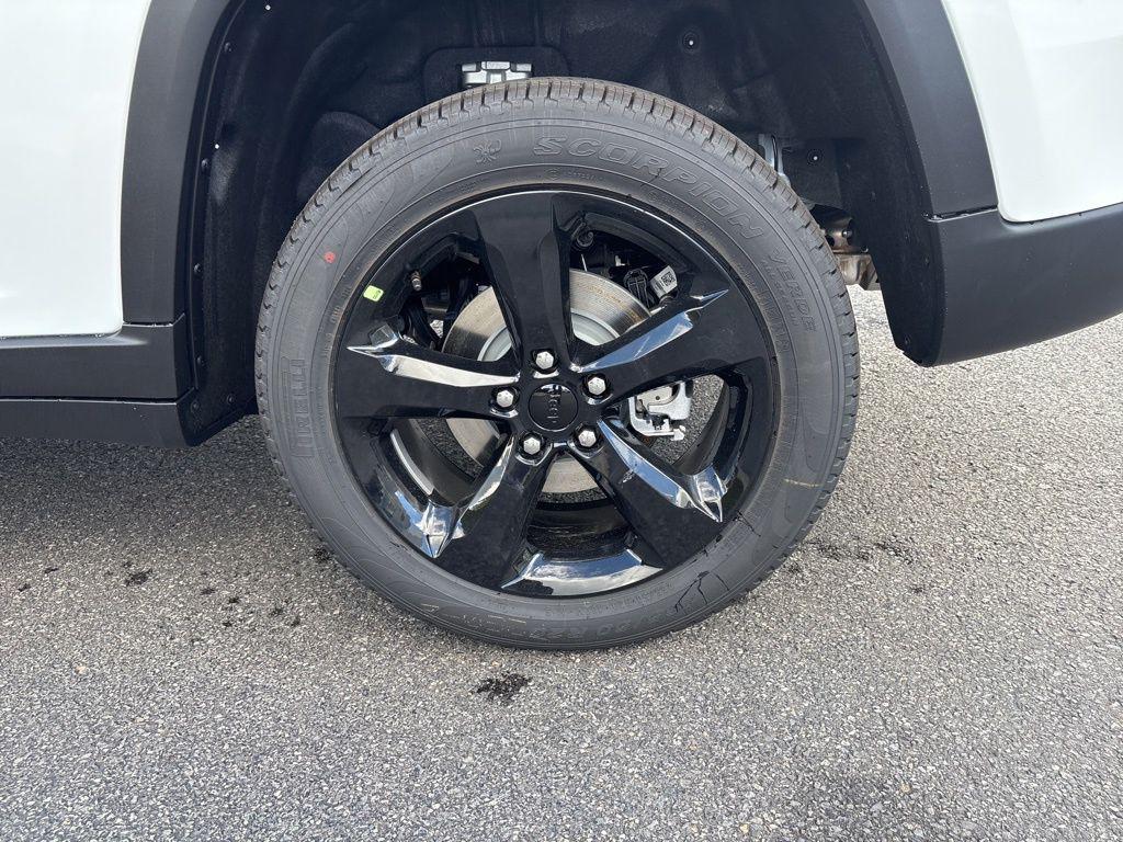 new 2025 Jeep Grand Cherokee car, priced at $48,410