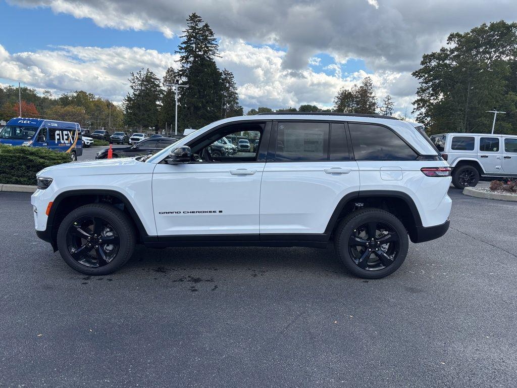new 2025 Jeep Grand Cherokee car, priced at $48,410