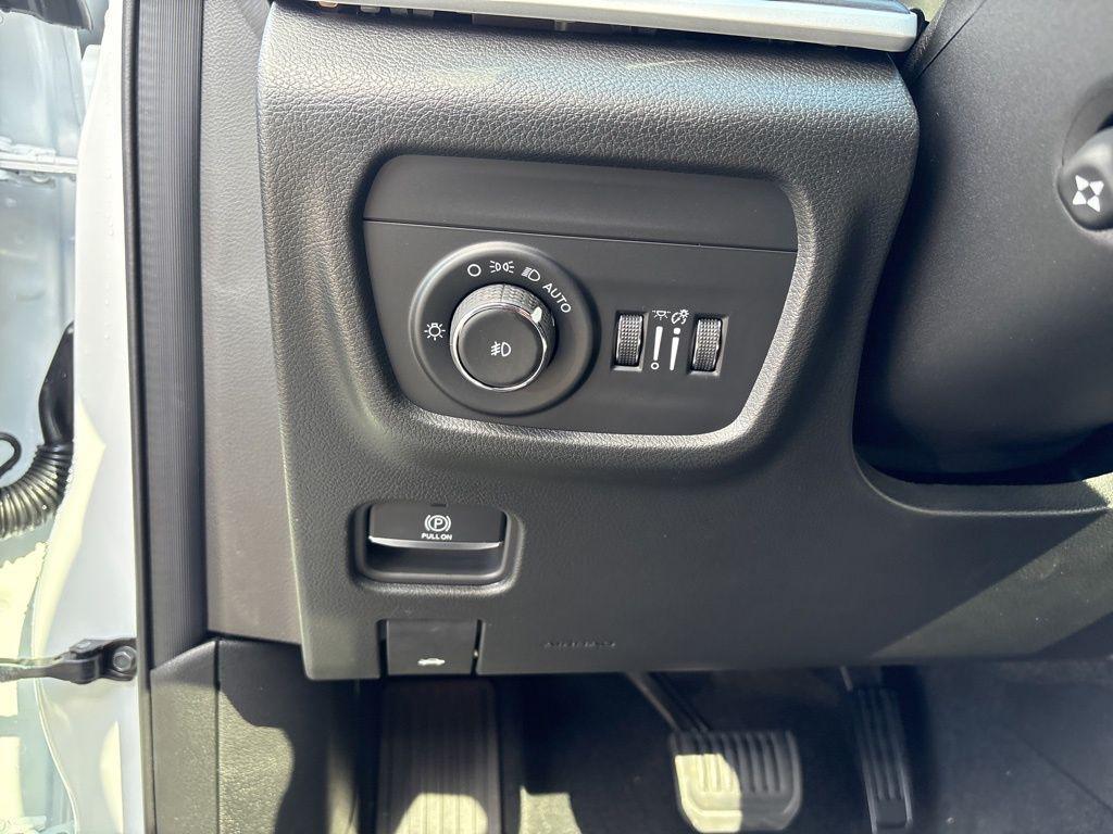 new 2025 Jeep Grand Cherokee car, priced at $48,410