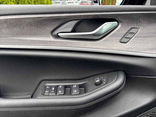 new 2025 Jeep Grand Cherokee car, priced at $48,792