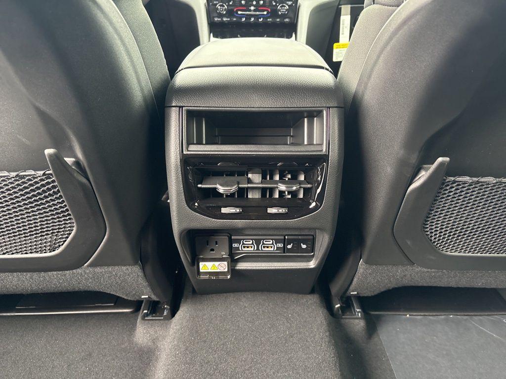 new 2025 Jeep Grand Cherokee car, priced at $48,410