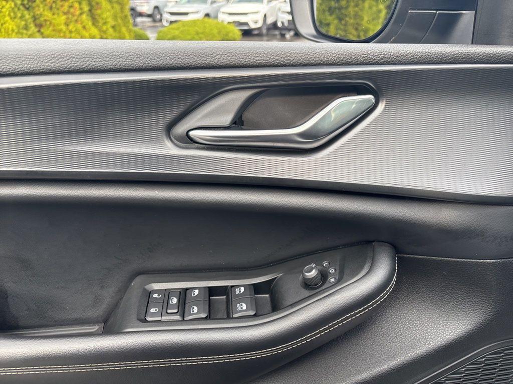 used 2024 Jeep Grand Cherokee L car, priced at $29,800