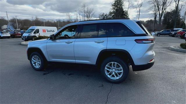 new 2025 Jeep Grand Cherokee car, priced at $42,970