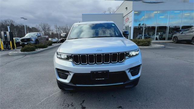 new 2025 Jeep Grand Cherokee car, priced at $42,970