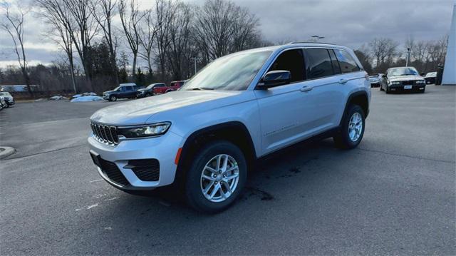 new 2025 Jeep Grand Cherokee car, priced at $42,970