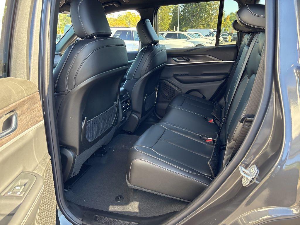 new 2025 Jeep Grand Cherokee car, priced at $45,961