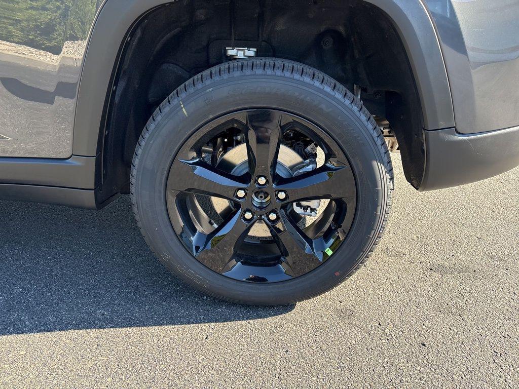 new 2025 Jeep Grand Cherokee car, priced at $45,961