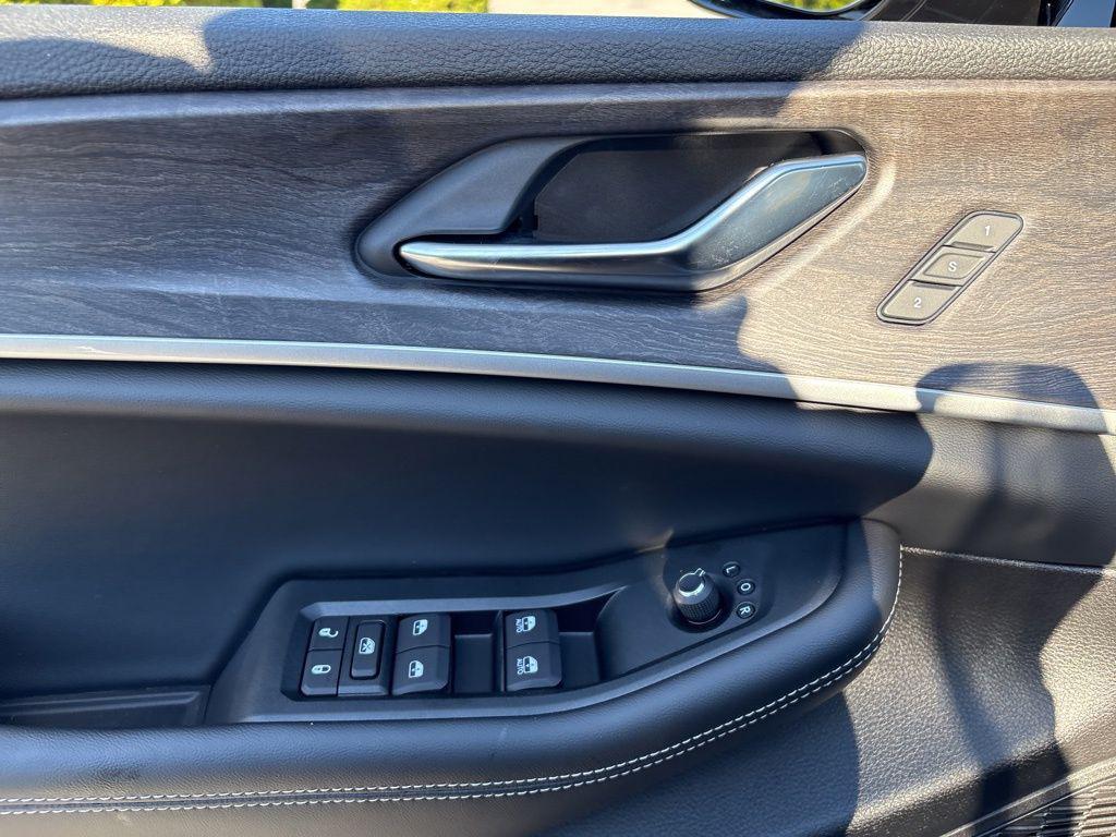 new 2025 Jeep Grand Cherokee car, priced at $45,961