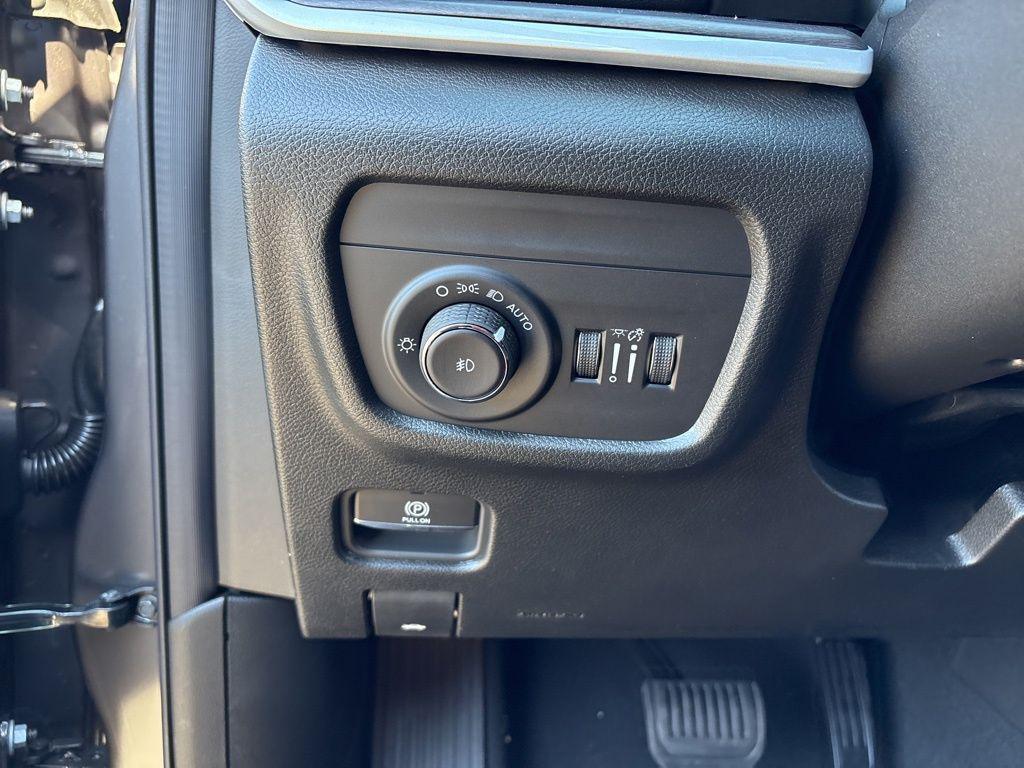 new 2025 Jeep Grand Cherokee car, priced at $45,961