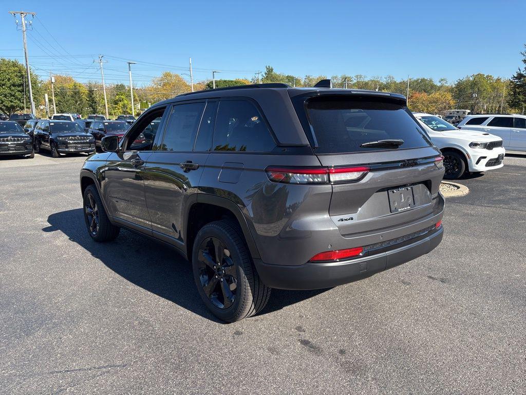 new 2025 Jeep Grand Cherokee car, priced at $45,961