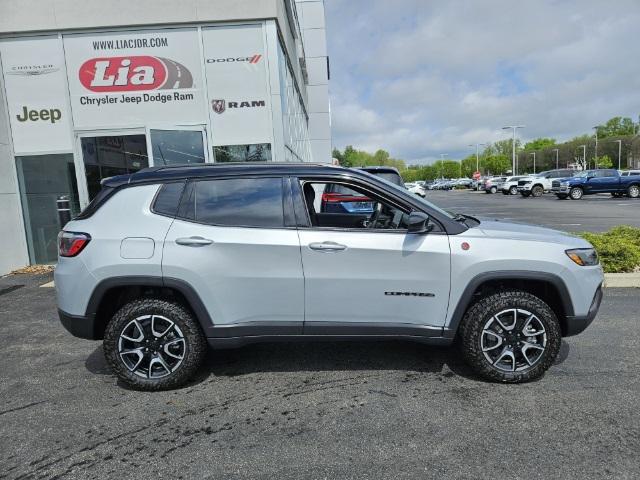 new 2024 Jeep Compass car, priced at $32,681