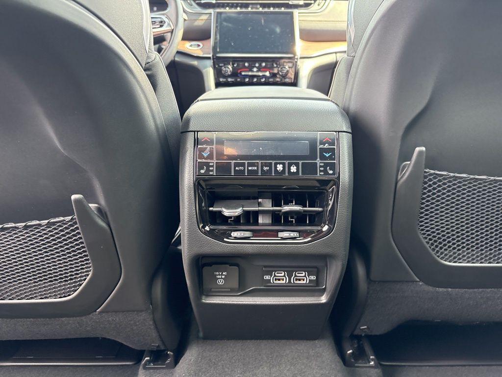 new 2025 Jeep Grand Cherokee car, priced at $58,859
