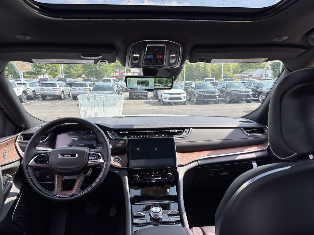 new 2025 Jeep Grand Cherokee car, priced at $58,859