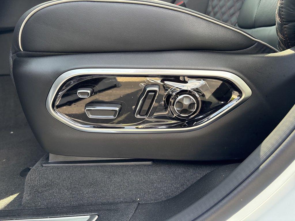 new 2025 Jeep Grand Cherokee car, priced at $58,859