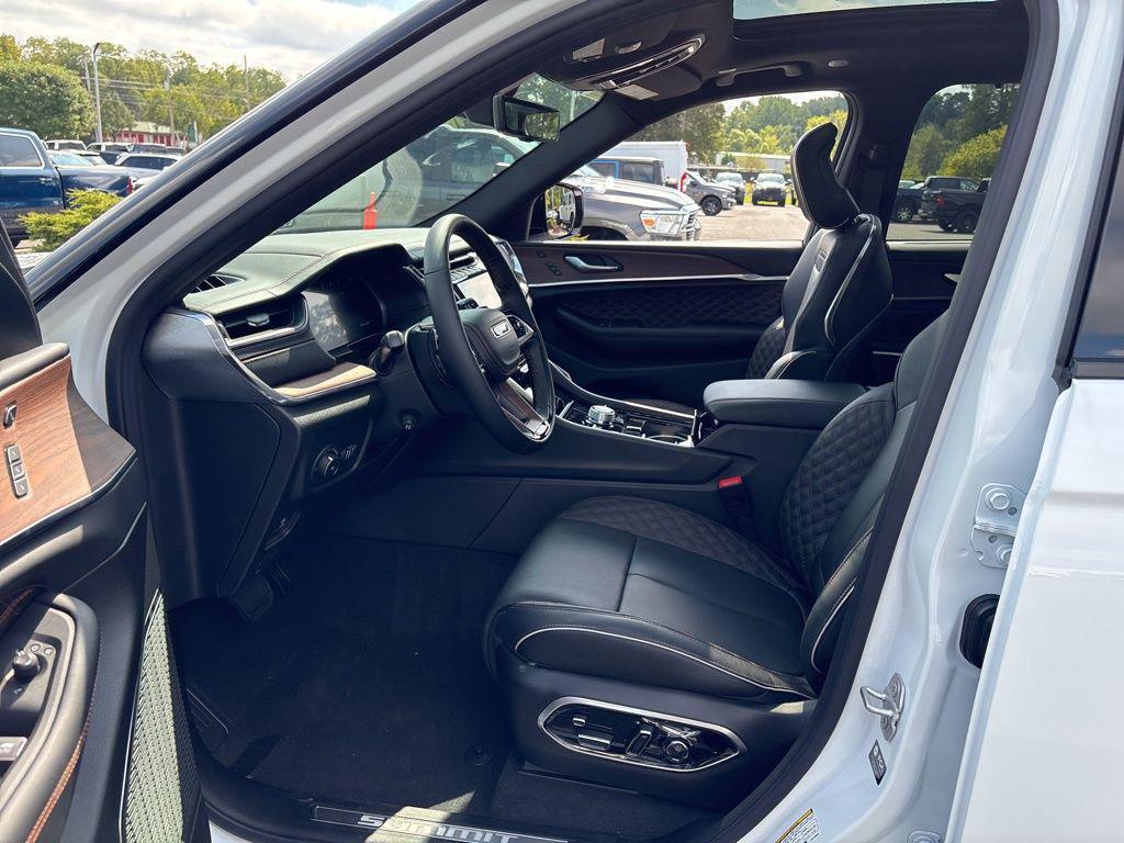 new 2025 Jeep Grand Cherokee car, priced at $58,859