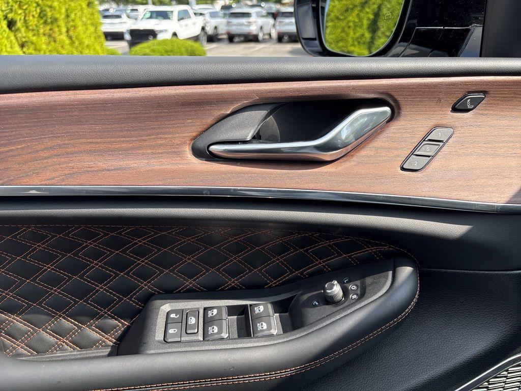 new 2025 Jeep Grand Cherokee car, priced at $58,859