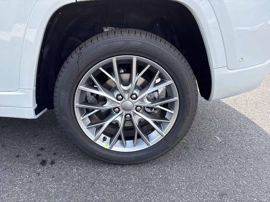 new 2025 Jeep Grand Cherokee car, priced at $58,859