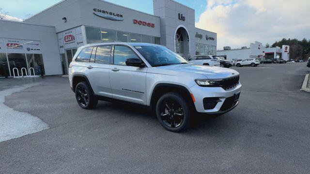 new 2025 Jeep Grand Cherokee car, priced at $45,675