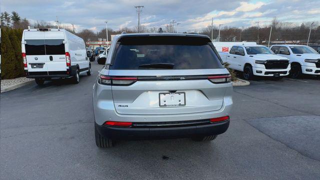 new 2025 Jeep Grand Cherokee car, priced at $45,675