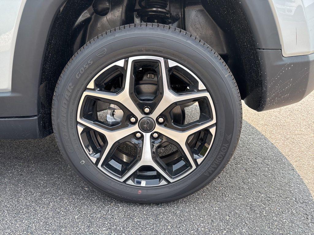 new 2025 Jeep Compass car, priced at $32,987