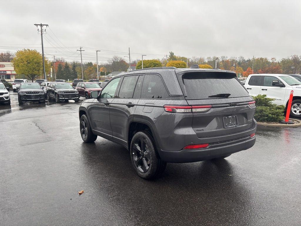 new 2025 Jeep Grand Cherokee car, priced at $49,958