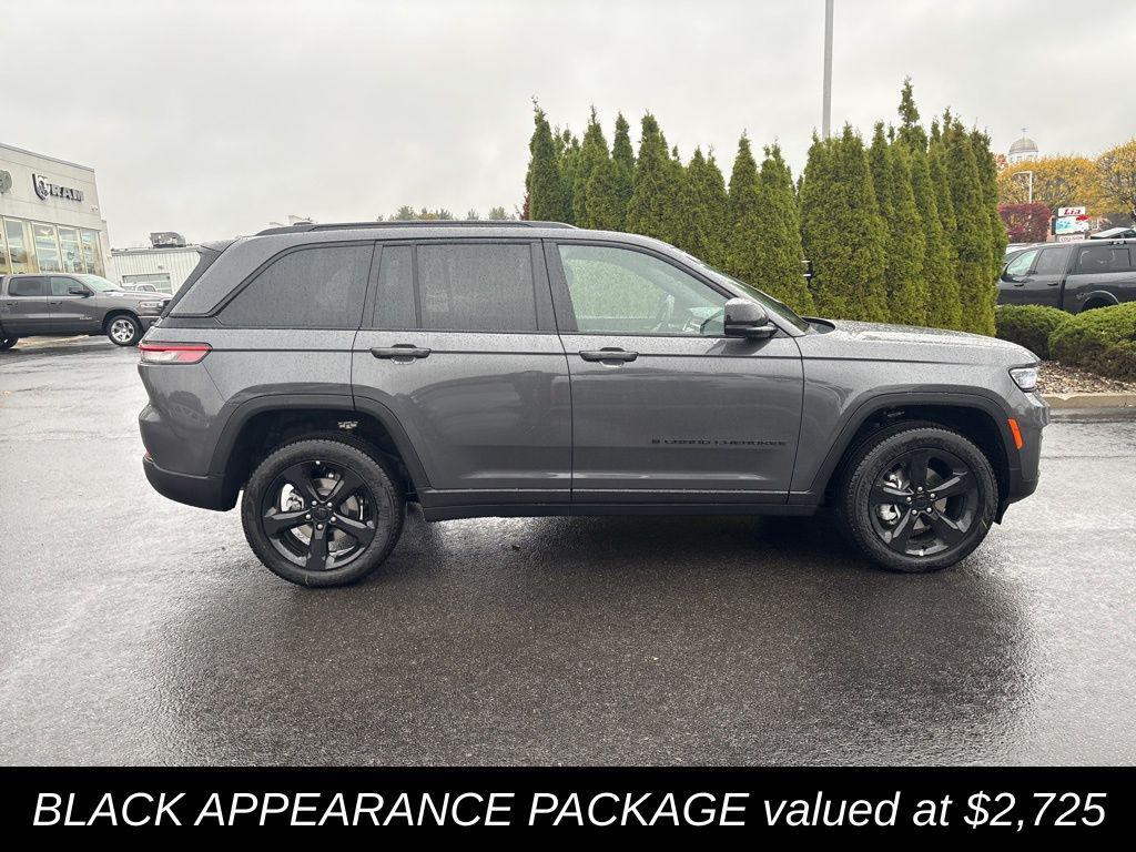 new 2025 Jeep Grand Cherokee car, priced at $49,958