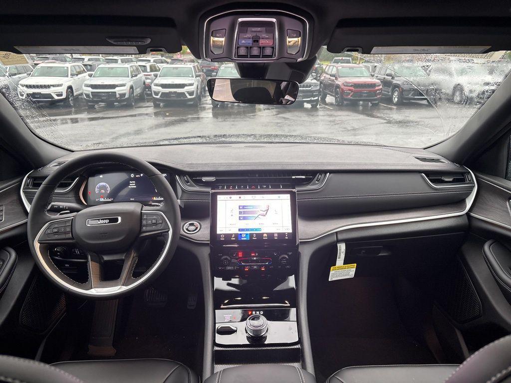 new 2025 Jeep Grand Cherokee car, priced at $49,958