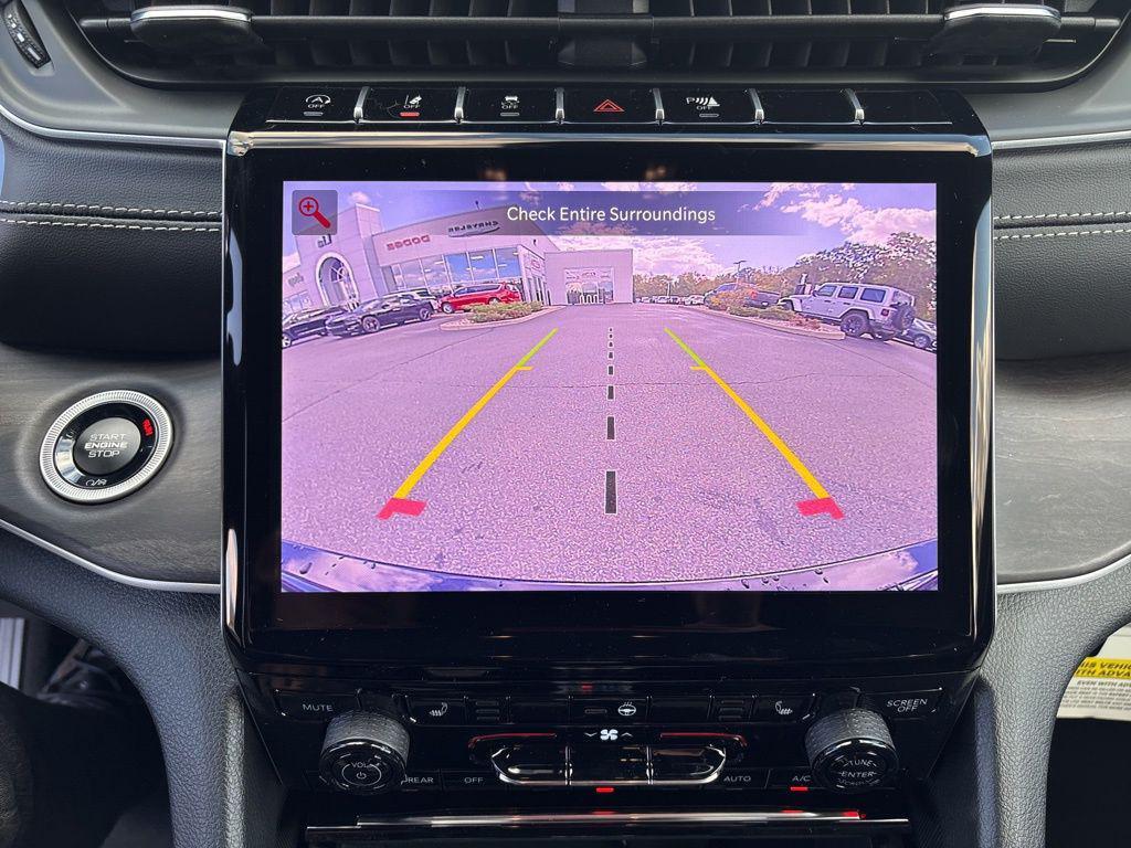 new 2025 Jeep Grand Cherokee car, priced at $43,952