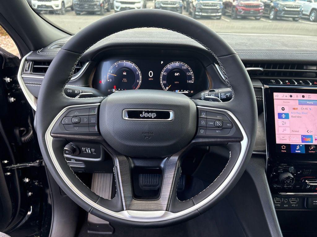 new 2025 Jeep Grand Cherokee car, priced at $43,952