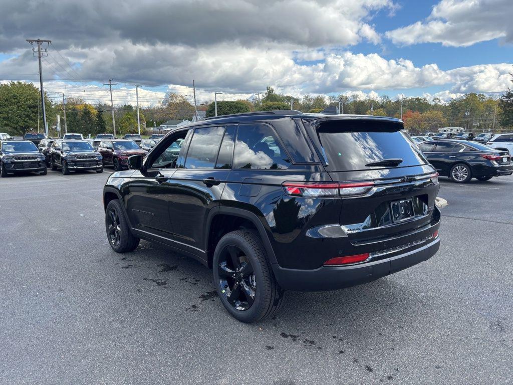 new 2025 Jeep Grand Cherokee car, priced at $43,952