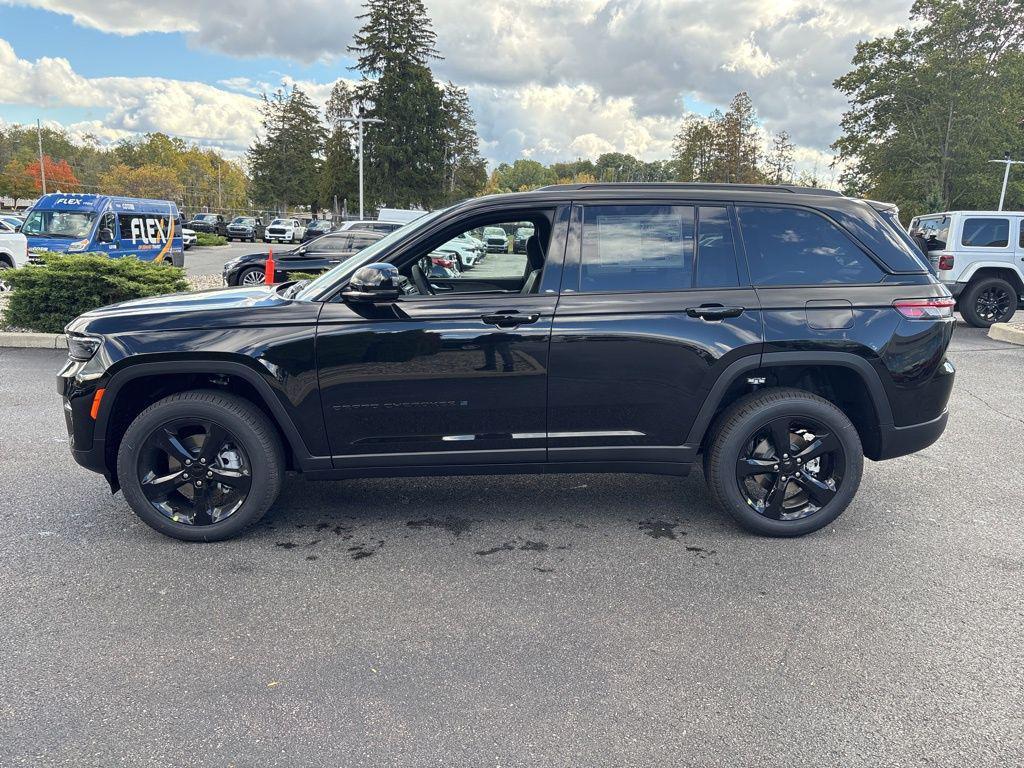 new 2025 Jeep Grand Cherokee car, priced at $43,952