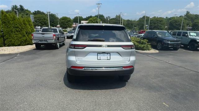 new 2024 Jeep Grand Cherokee car, priced at $38,872