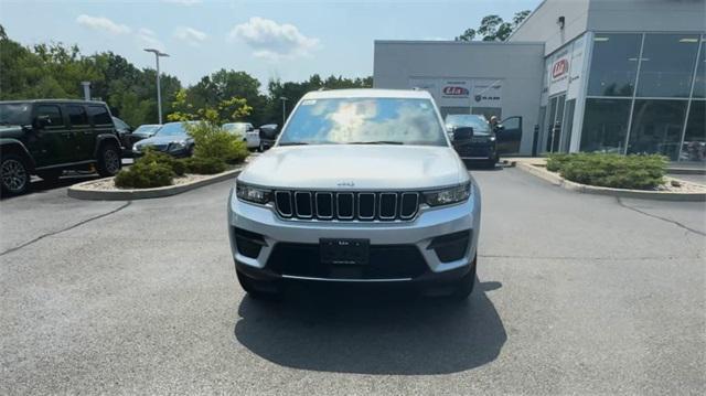 new 2024 Jeep Grand Cherokee car, priced at $38,872