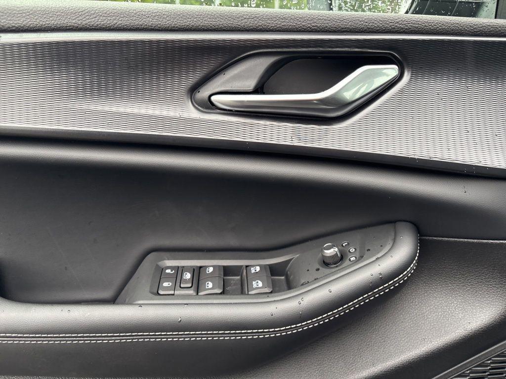 new 2025 Jeep Grand Cherokee car, priced at $38,415