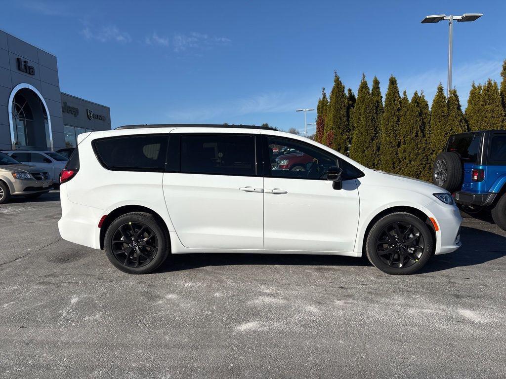 new 2026 Chrysler Pacifica car, priced at $51,740