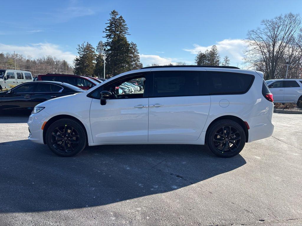 new 2026 Chrysler Pacifica car, priced at $51,740
