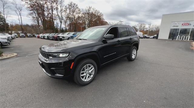 new 2025 Jeep Grand Cherokee car, priced at $42,970