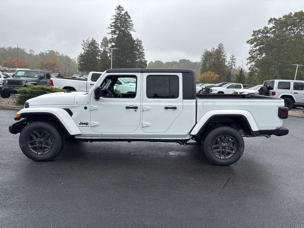 new 2025 Jeep Gladiator car, priced at $47,057