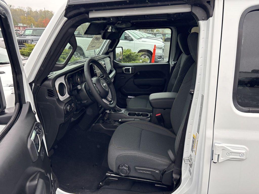 new 2025 Jeep Gladiator car, priced at $47,057