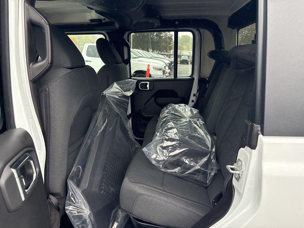 new 2025 Jeep Gladiator car, priced at $47,057