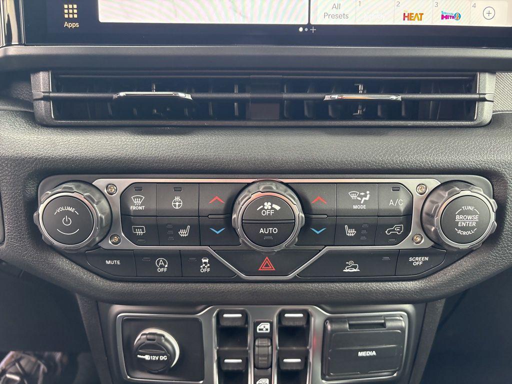 new 2025 Jeep Gladiator car, priced at $47,057