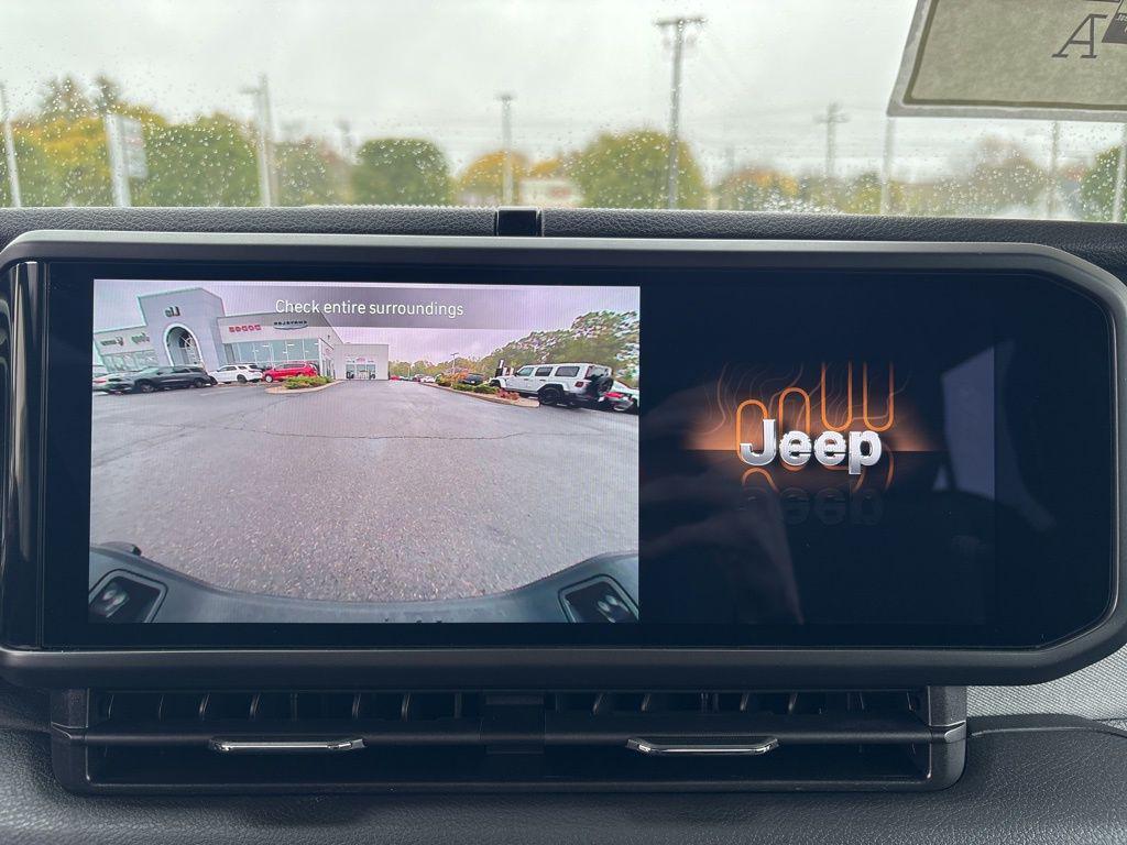 new 2025 Jeep Gladiator car, priced at $47,057