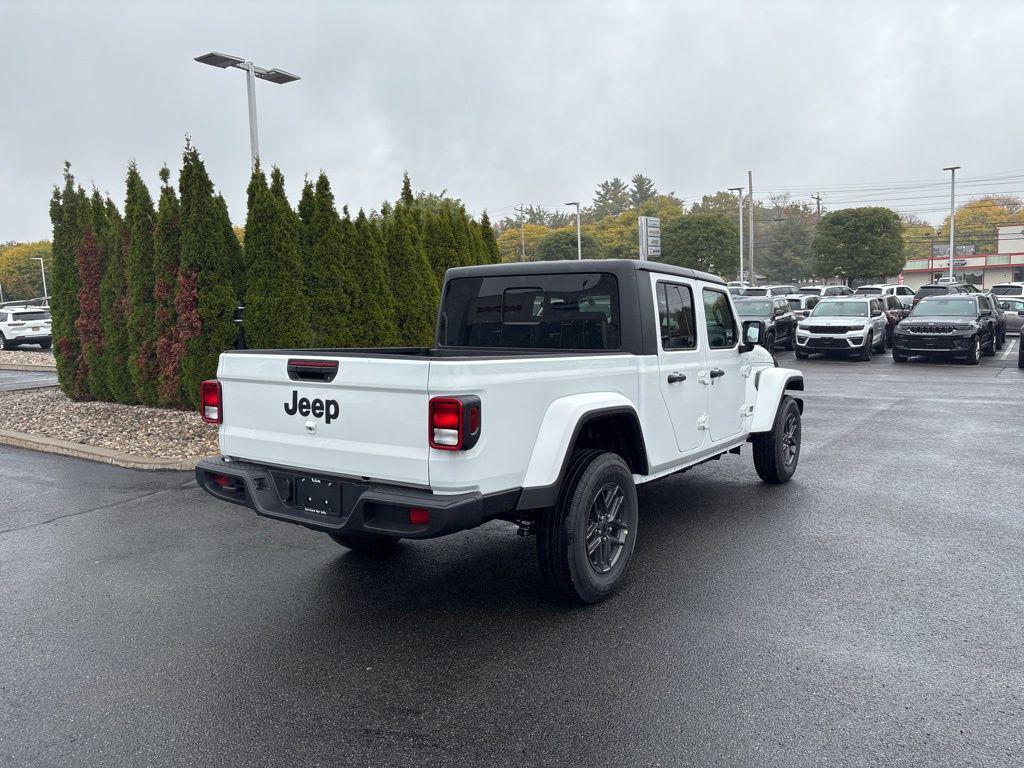 new 2025 Jeep Gladiator car, priced at $47,057