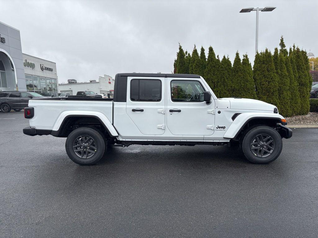 new 2025 Jeep Gladiator car, priced at $47,057