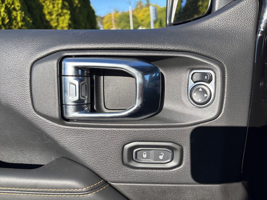 new 2025 Jeep Gladiator car, priced at $51,210