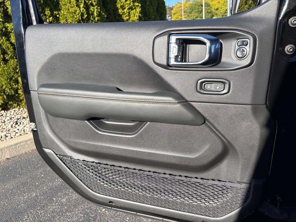 new 2025 Jeep Gladiator car, priced at $51,210