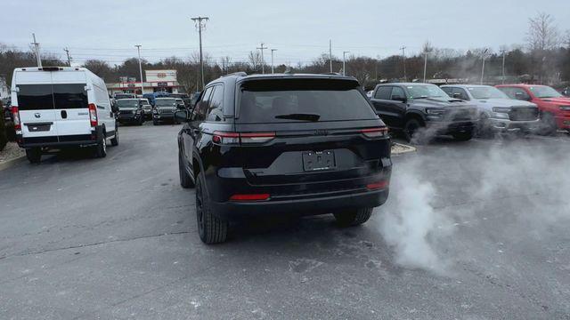 new 2025 Jeep Grand Cherokee car, priced at $42,634