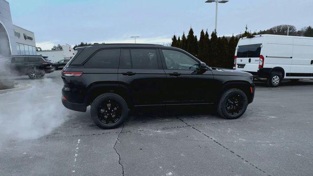 new 2025 Jeep Grand Cherokee car, priced at $42,634