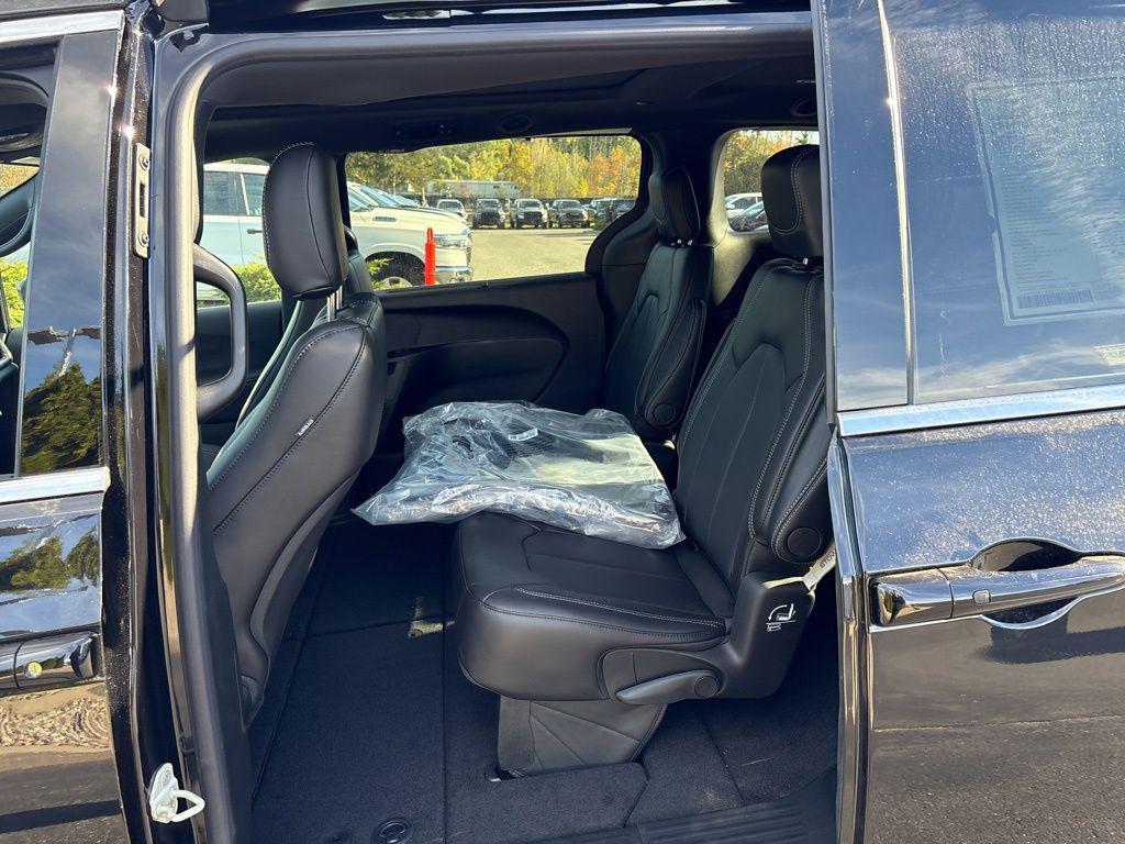 new 2026 Chrysler Pacifica car, priced at $47,775