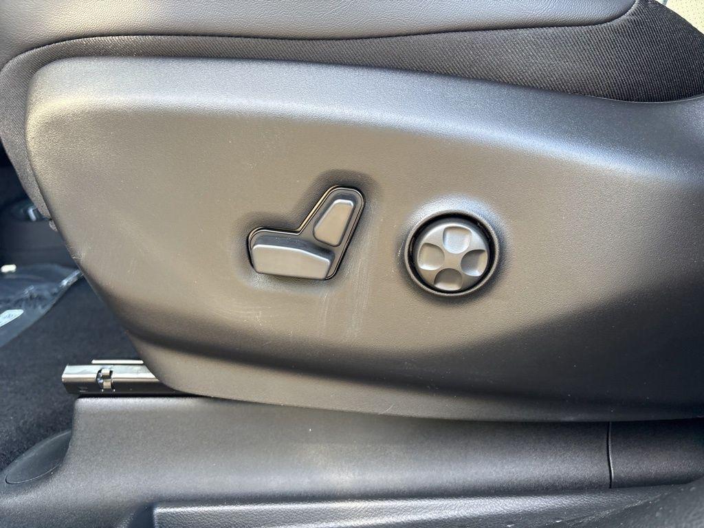 new 2026 Chrysler Pacifica car, priced at $47,775